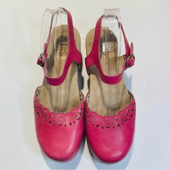 SANITA Sz 38 Leather Laser Cut Out On the Toe  Cap Buckle Closure Clogs Sandals - Picture 11 of 15